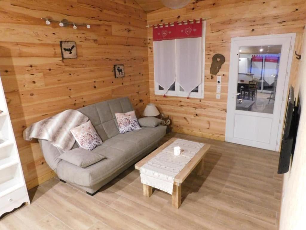 Logement Paisible A La Campagne Aubarede المظهر الخارجي الصورة